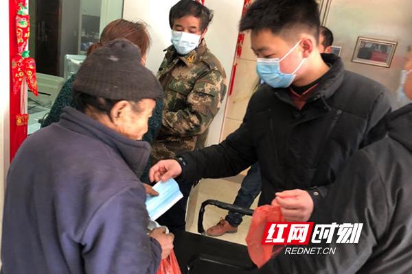 展青年擔當！衡陽技師學院“00后”學子主動“請纓”奮戰(zhàn)防疫一線
