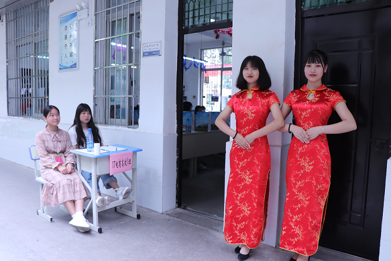 現(xiàn)代物流系“攜手并進(jìn)，共贏未來”主題家長(zhǎng)會(huì)召開